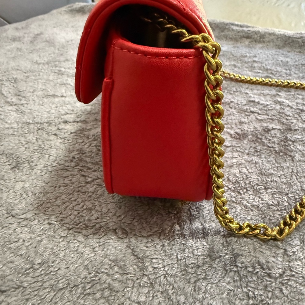 Gucci GG Marmont Matelasse Super Mini Leather Bag - Picture 4 of 11